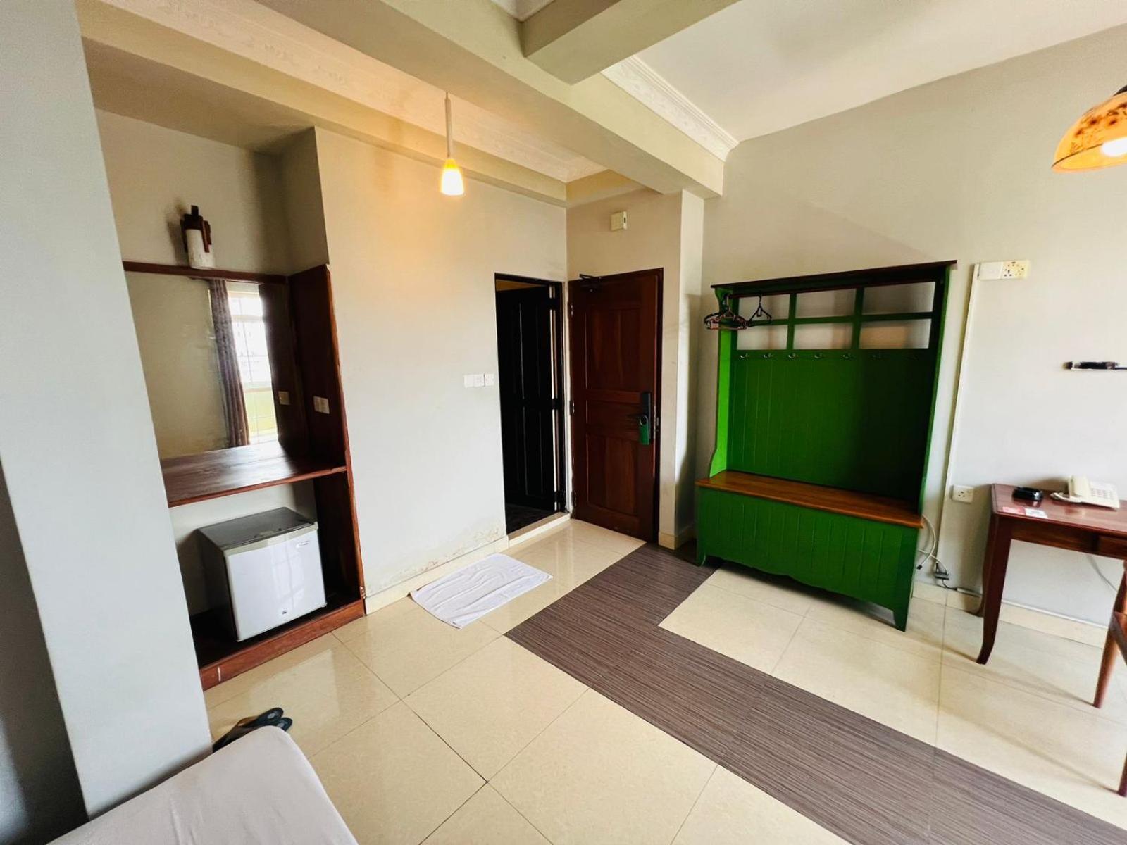 Lafala & Service Hotel 3*