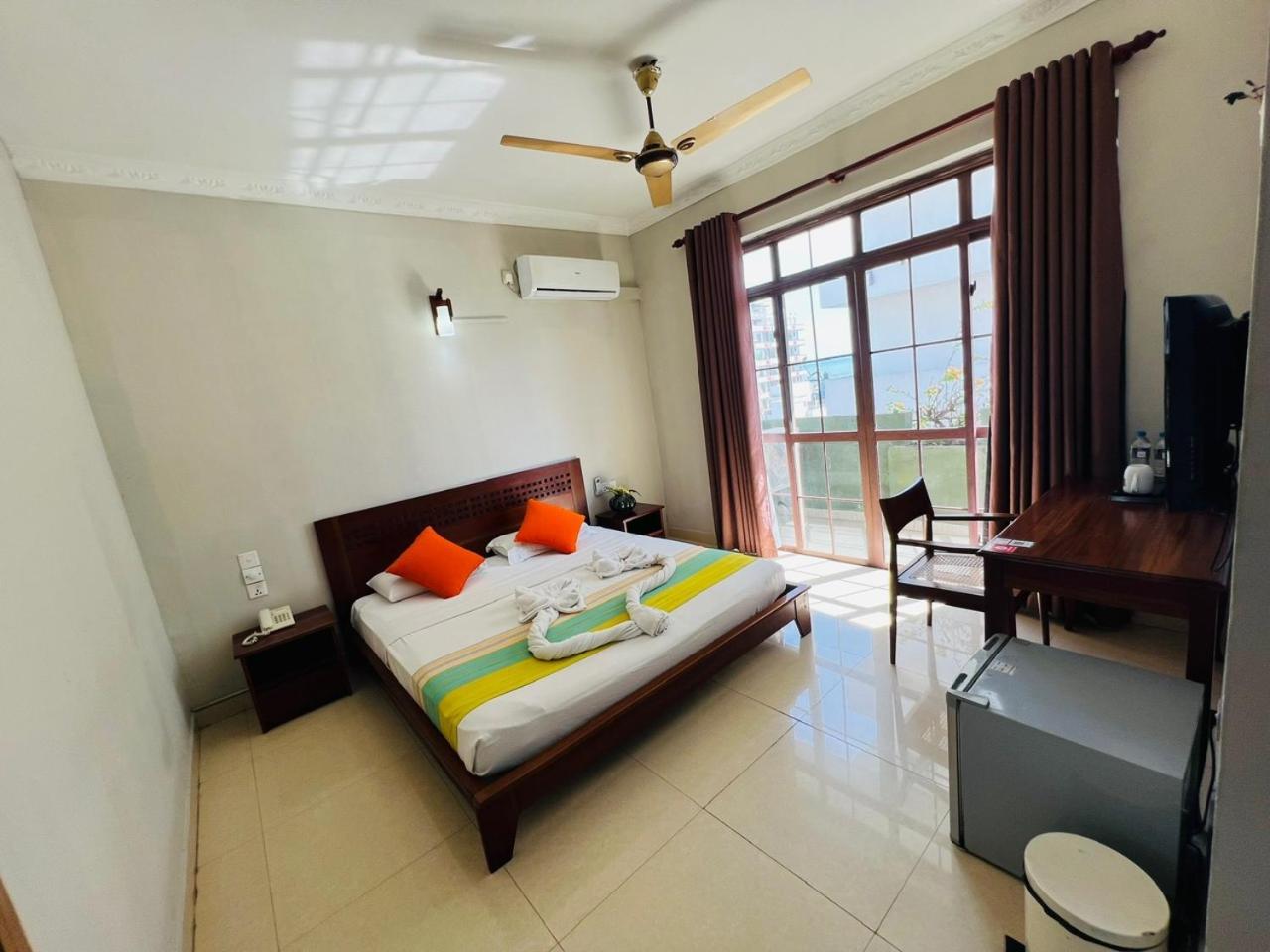 Lafala & Service Hotel