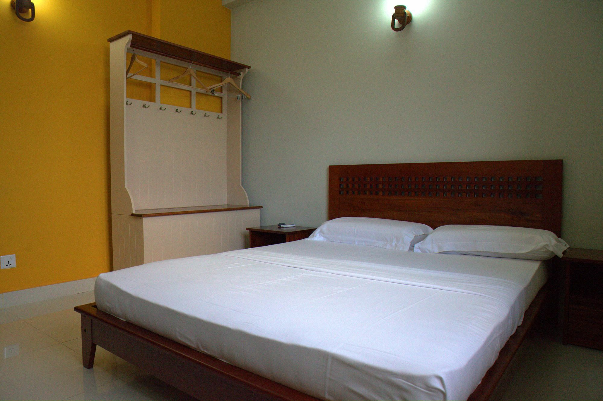Hotel Lafala & Service 3*