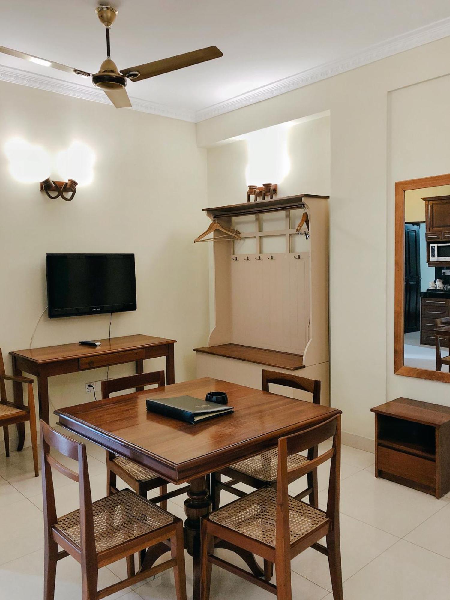 Hotel Lafala & Service